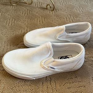 NWOT VANS Classic White Slip On Women’s Size 9